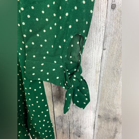 Reformation The Beatrice Dress in Kelly Green Polka Dots Size 0. - Picture 5 of 12